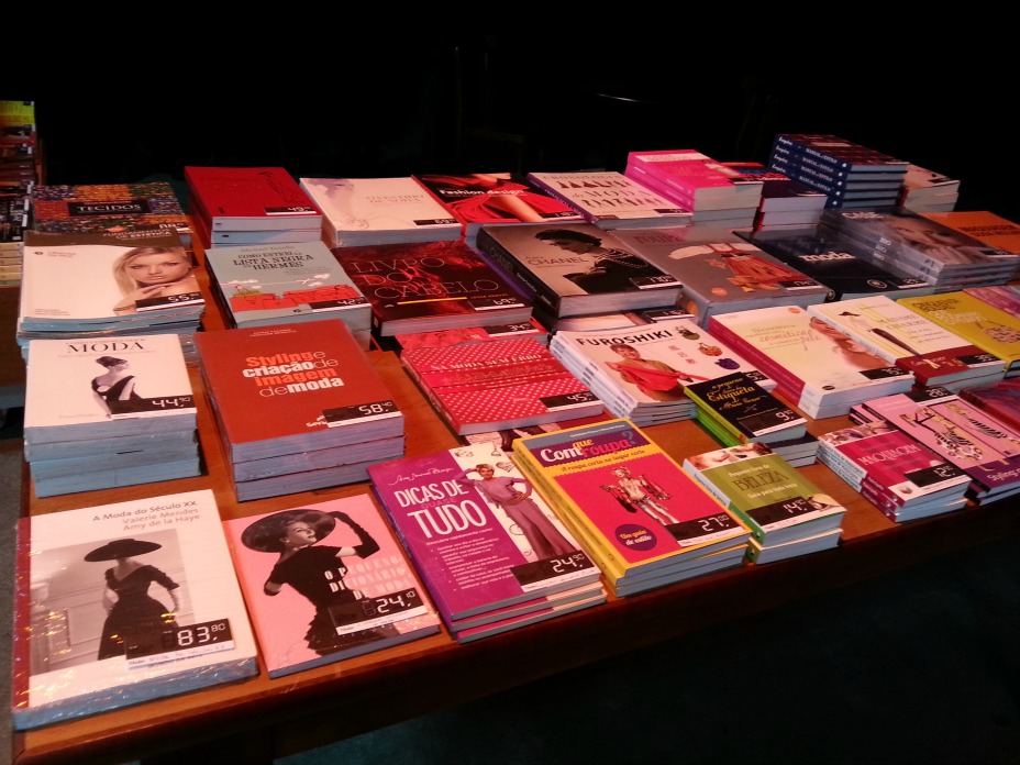 blog de moda | eventos de moda | PBC | Paraná Business Collection | Moda | roupas | roupa | sobre moda | vestido | moda roupa | roupa da moda | blusas | vestidos de festa | vestido para festa | roupas da moda | acessórios | feira de negócios de moda