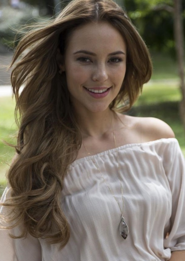 blog de moda | Beleza | cabelos | cabelos e maquiagem | sobre beleza | penteados | sobre penteados | beleza cabelo | beleza em novelas | cabelo da Paloma | cabelo de Paola Oliveira em Amor à Vida | cor de cabelo da Paloma é o mais pedido