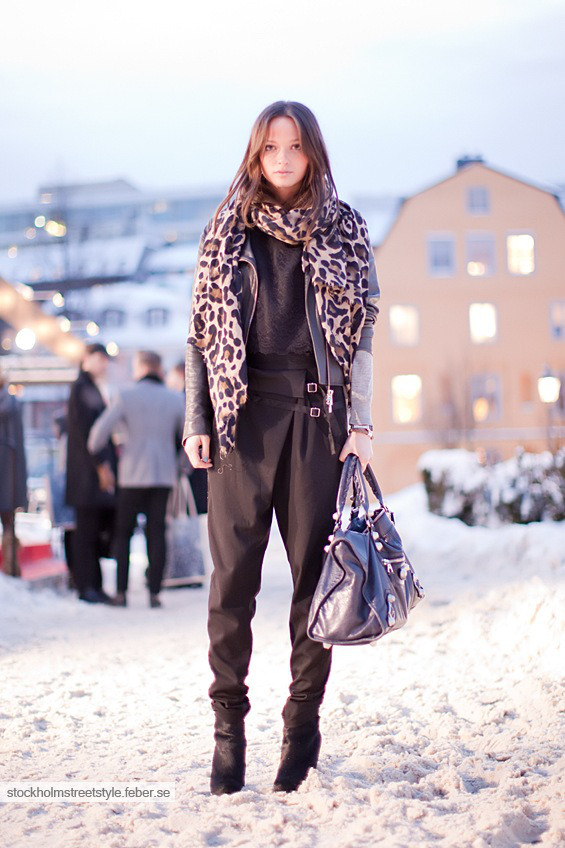 blog de moda | moda | sobre moda | jeitos de amarrar cachecol | como usar cachecol | inverno 2013 | cachecol | cachecóis | look com cachecol | pashimina | como amarrar pashimina