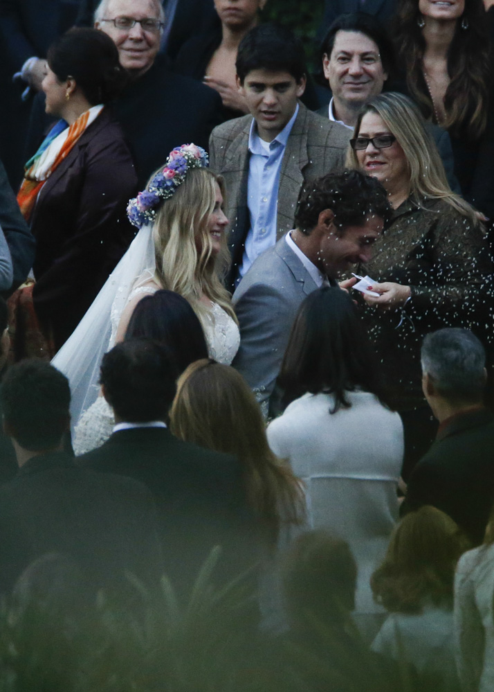 blog de moda | moda | sobre moda | moda noivas | beleza | acessórios | dicas de moda para noivas | coroa de flores | acessórios para noivas | beleza cabelo | penteado para noivas