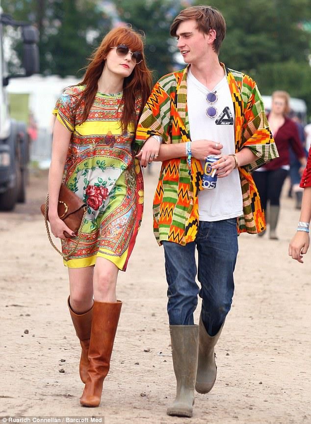 blog de moda | Moda | roupas | roupa | sobre moda | vestido | moda roupa | roupa da moda | blusas | vestidos de festa | vestido para festa | roupas da moda | anos 70 | boho chic | folk | hippie chic | Glastonbury Festival 2013 | os looks do festival Glas