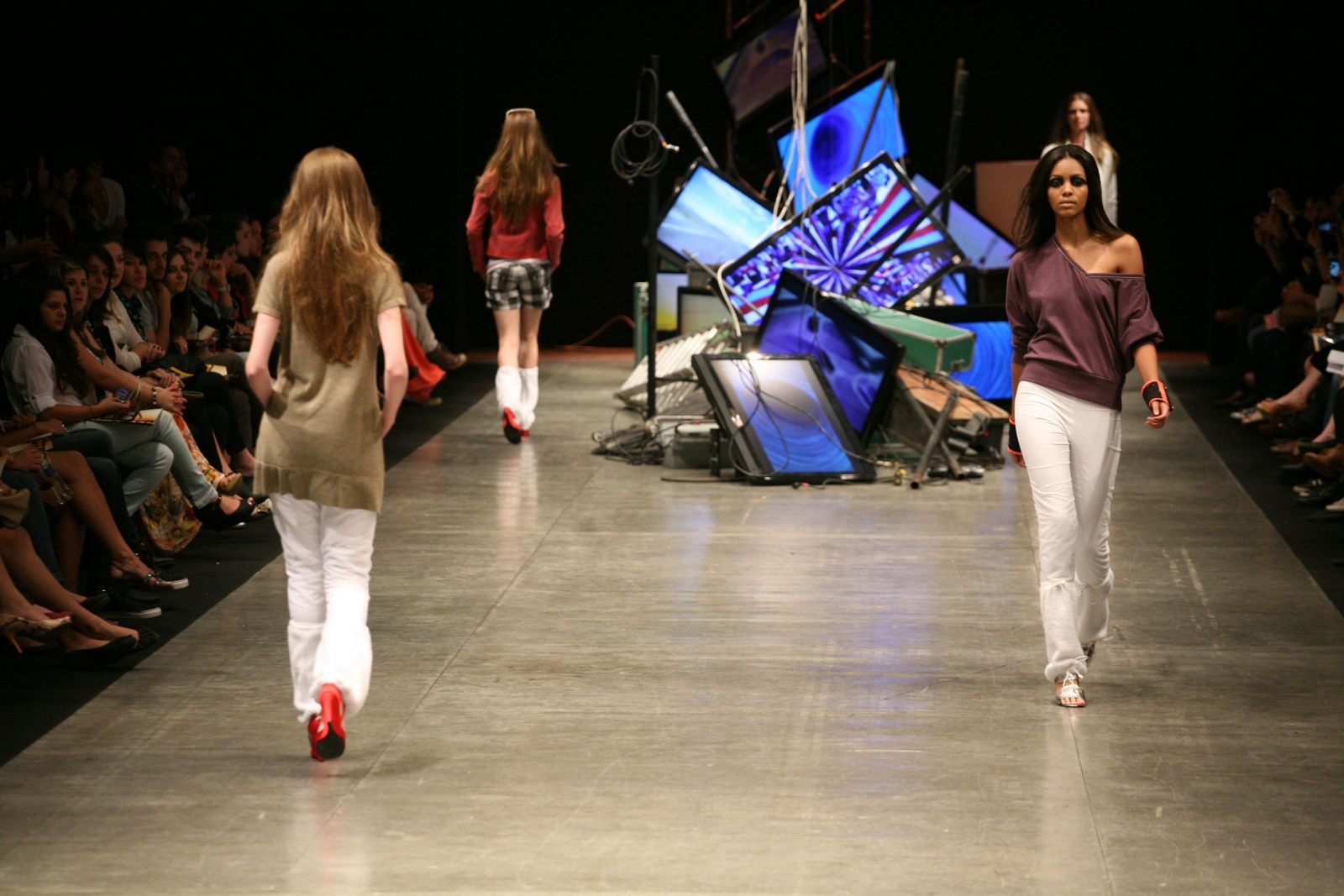 blog de moda | eventos de moda | Paraná Business Collection | Moda | roupas | roupa | sobre moda | vestido | moda roupa | roupa da moda |  blusas | vestidos de festa | vestido para festa | roupas da moda