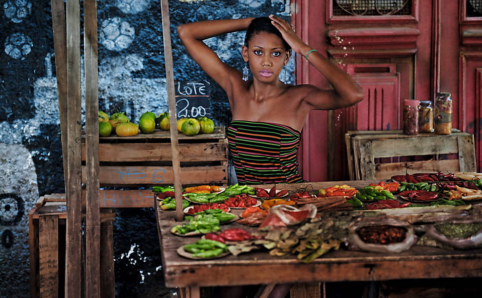 moda | entretenimento | fotos | imagens | Calendário Pirelli 2013 | fotos do Calendário Pirelli de 2013 | Adriana Lima faz fotos grávida para calendário Pirelli