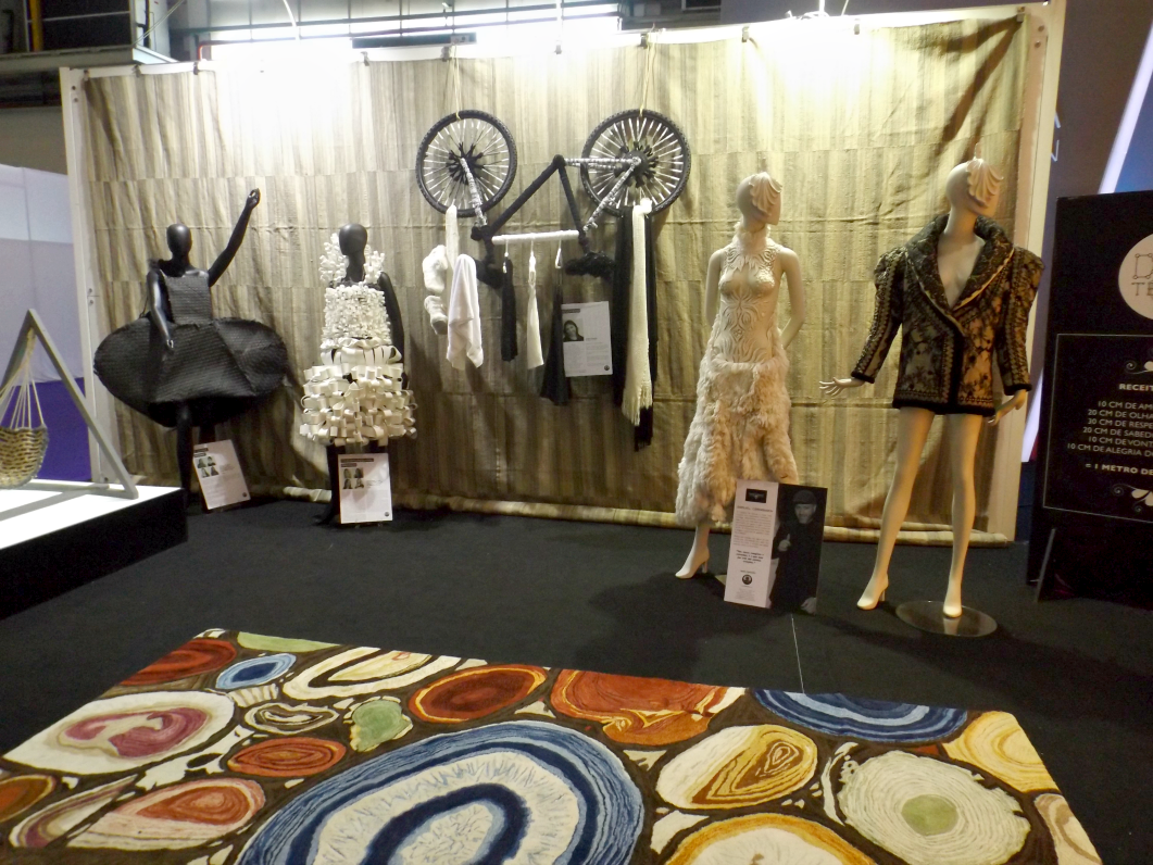 moda | compras | achados | inverno 2015 | Couromoda | Feira couromoda 2015 | tendências de moda inverno 2015 | acessórios | colar gipsy | tendência acessórios inverno 2015 | eventos de moda