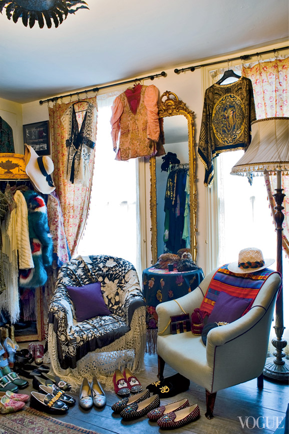 Moda | decoração | casa | decoração fashion | casa de Florence Welch | celebridades | decoração retrô | decoração colorida | o novo apartamento de Florence Welch