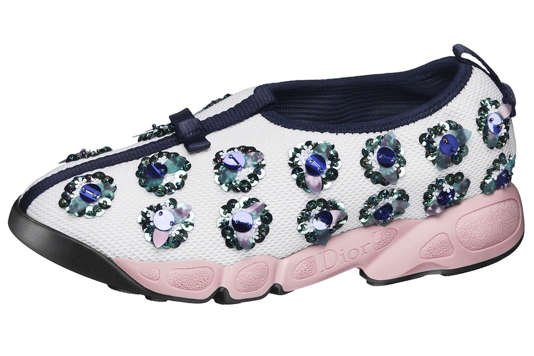 moda | moda 2014 | moda 2015 | tendências | inverno 2014 | verão 2015 | Chanel | sneakers | tênis esportivos | Tênis | como usar tênis | looks com tênis | Balenciaga | Topshop