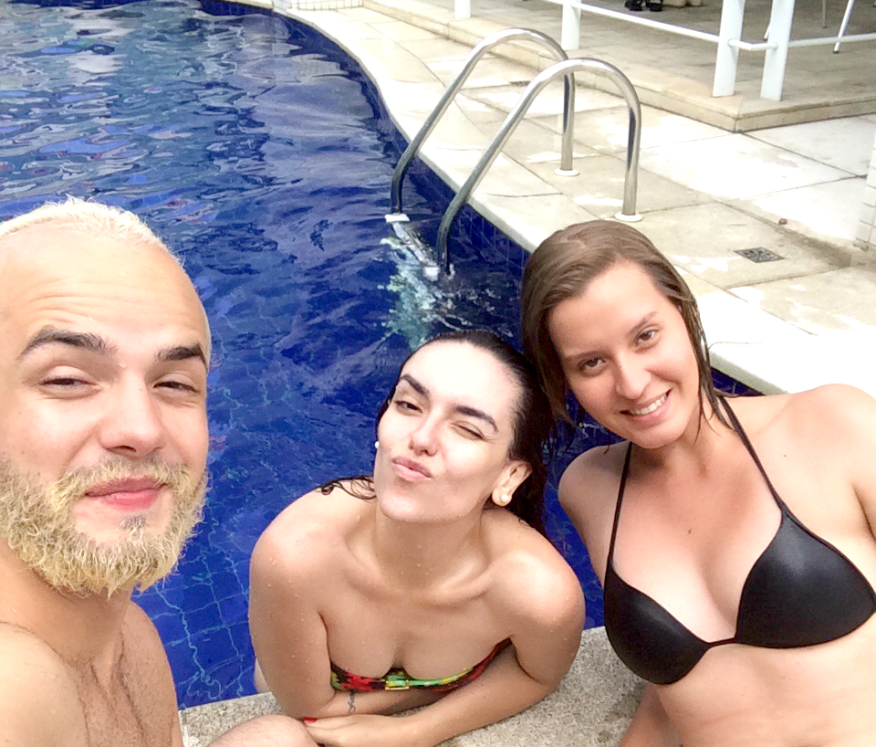 entretenimento | cotidiano | amigos | feriado | Gopro | cliques embaixo dágua | como funciona gopro embaixo dágua | piscina | fotos na piscina | Marcéli Paulino