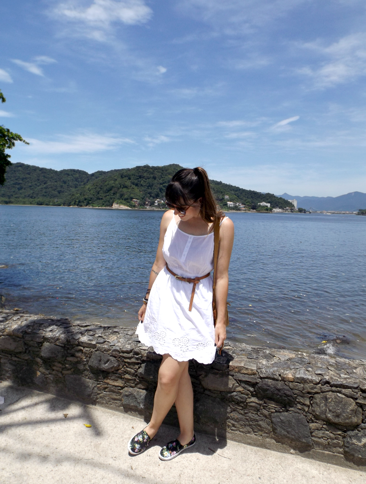 moda | look do dia | look para o dia | verão 2015 | vestido branco | vestido de alça | vestido de algodão | coroa de flores | look do dia 2015 | primeiro look do dia de 2015