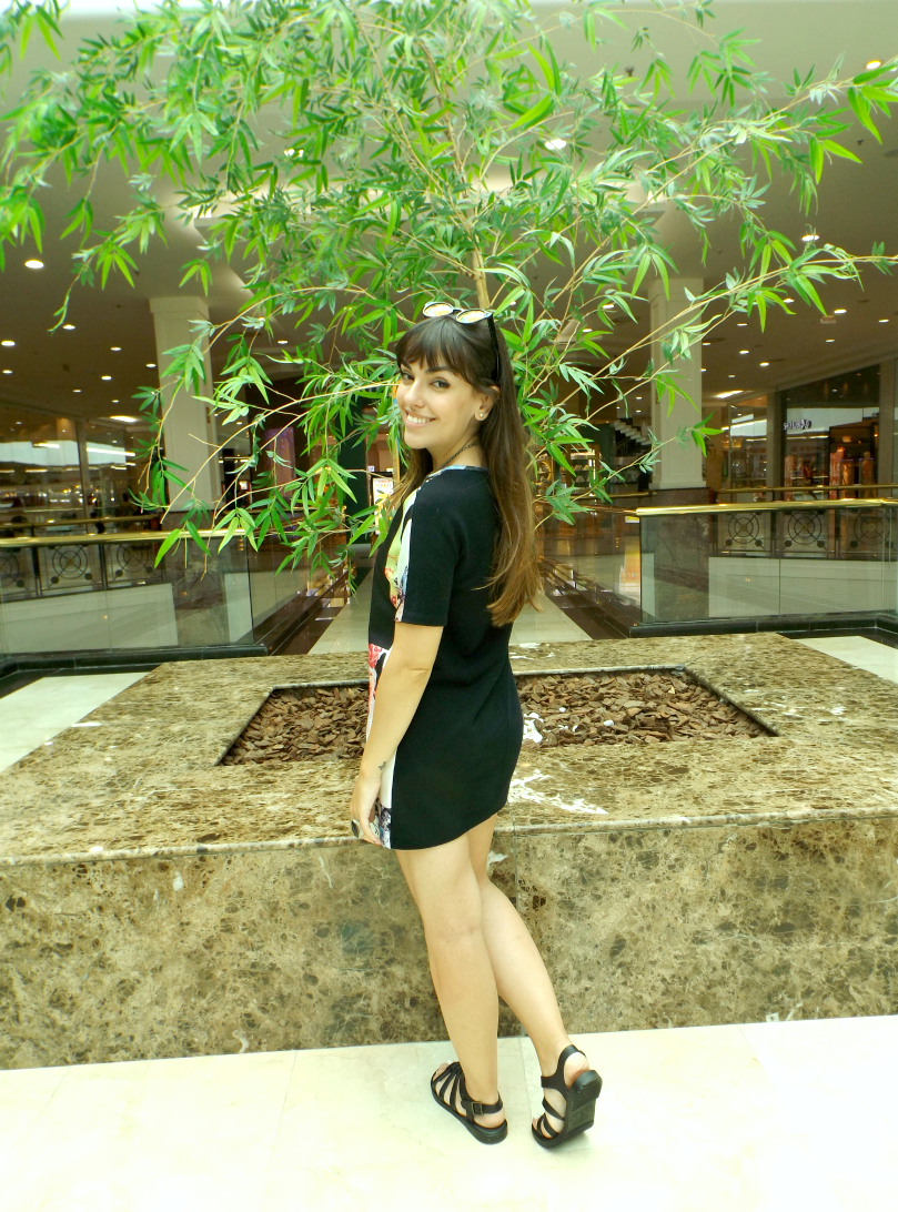 moda | look do dia | look da Marcéli Paulino | look para o dia | dicas de moda | look de trabalho para o dia | vestido camiseta | look com Melissa | sandália gladiadora | sandália flat | óculos espelhado
