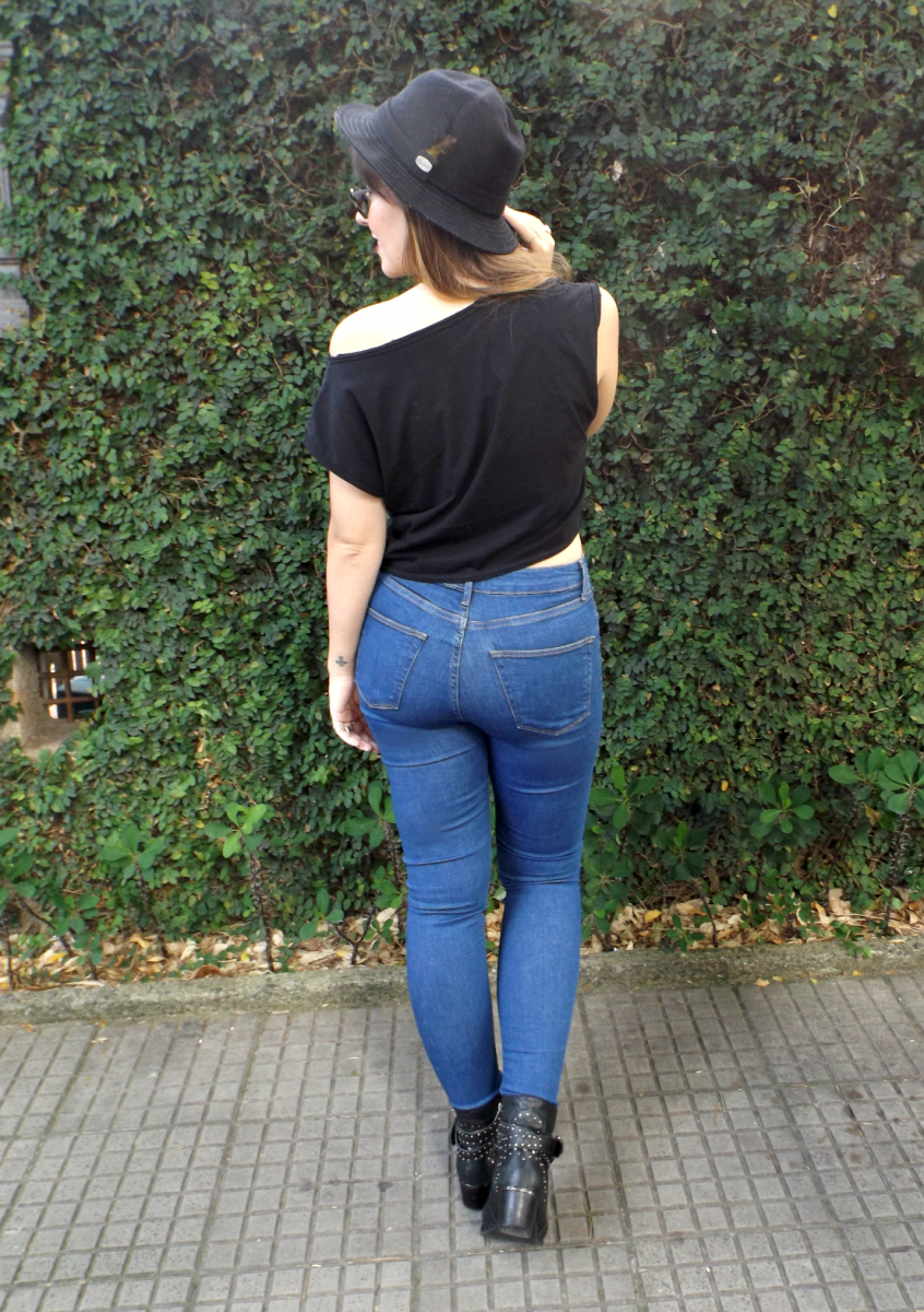 moda | moda 2015 | inverno 2015 | tendências inverno 2015 | jeans | calça jeans | calça de cintura alta | chapéu | bota | bolsa de franjas