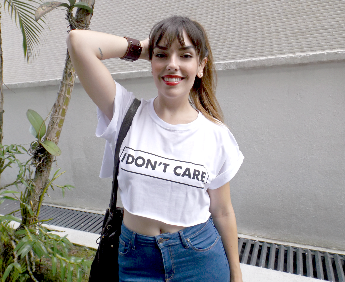 moda | look do dia | look do dia basico | blusa cropped | Liverpool | camisetas liverpool | calça de cintura alta | look dia | look para o dia | look com calça jeans | look com calça jeans de cintura alta