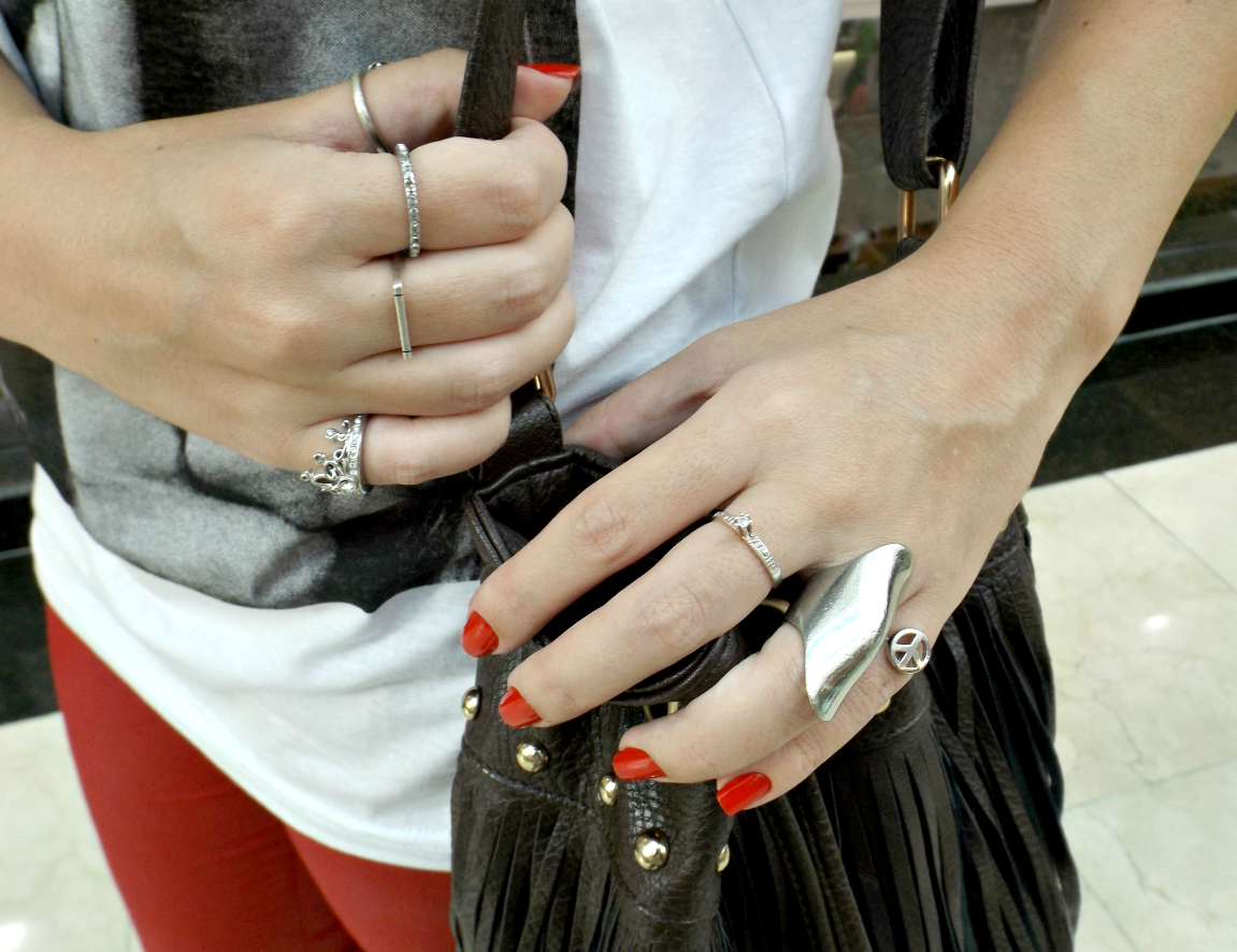 moda | moda 2015 | moda inverno 2015 | inverno 2015 | look do dia | look do dia casual | camisa feminina | calça vermelha | chapéu | maxirregata