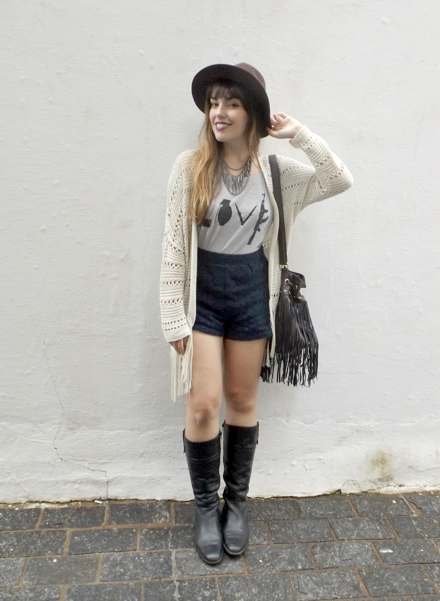 moda | inverno 2015 | moda inverno 2015 | maxicardigan | look do dia | look casual | look do dia casual | chapéu | bota | botas de montaria | short de renda