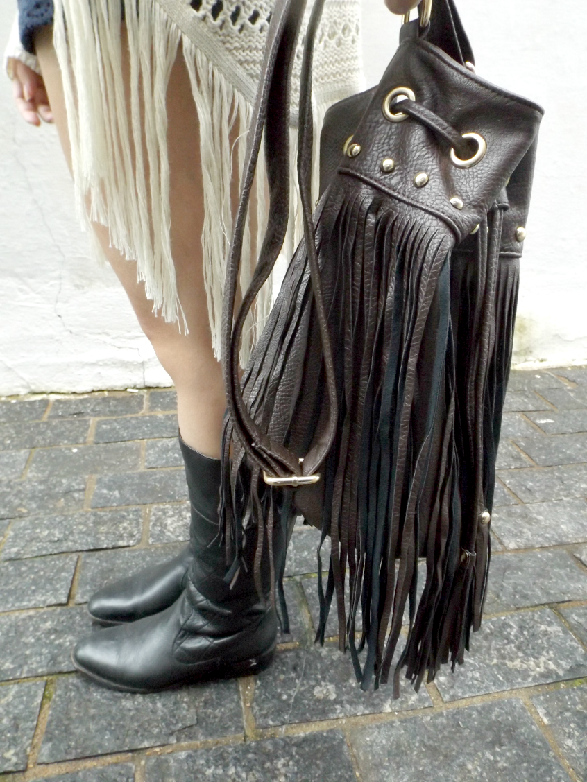 moda | inverno 2015 | moda inverno 2015 | maxicardigan | look do dia | look casual | look do dia casual | chapéu | bota | botas de montaria | short de renda