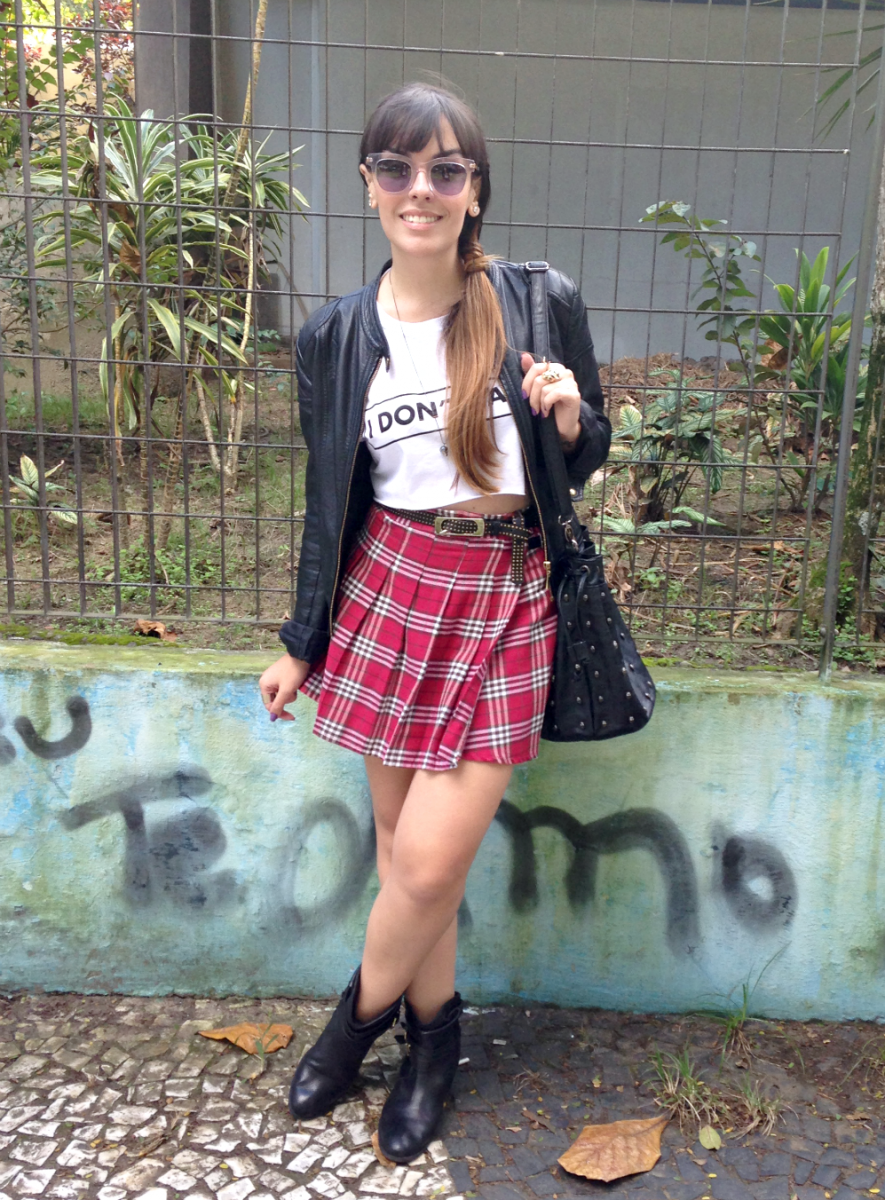 moda | moda 2015 | look do dia | look casual | look rocker | saia xadrez | blusa cropped | liverpool | jaqueta de couro | bota | botas cano curto | bota cano curto