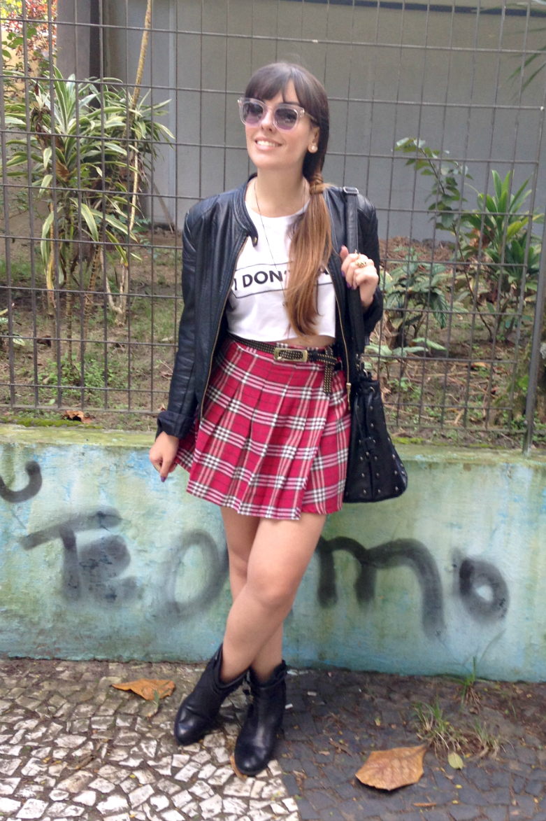 moda | moda 2015 | look do dia | look casual | look rocker | saia xadrez | blusa cropped | liverpool | jaqueta de couro | bota | botas cano curto | bota cano curto
