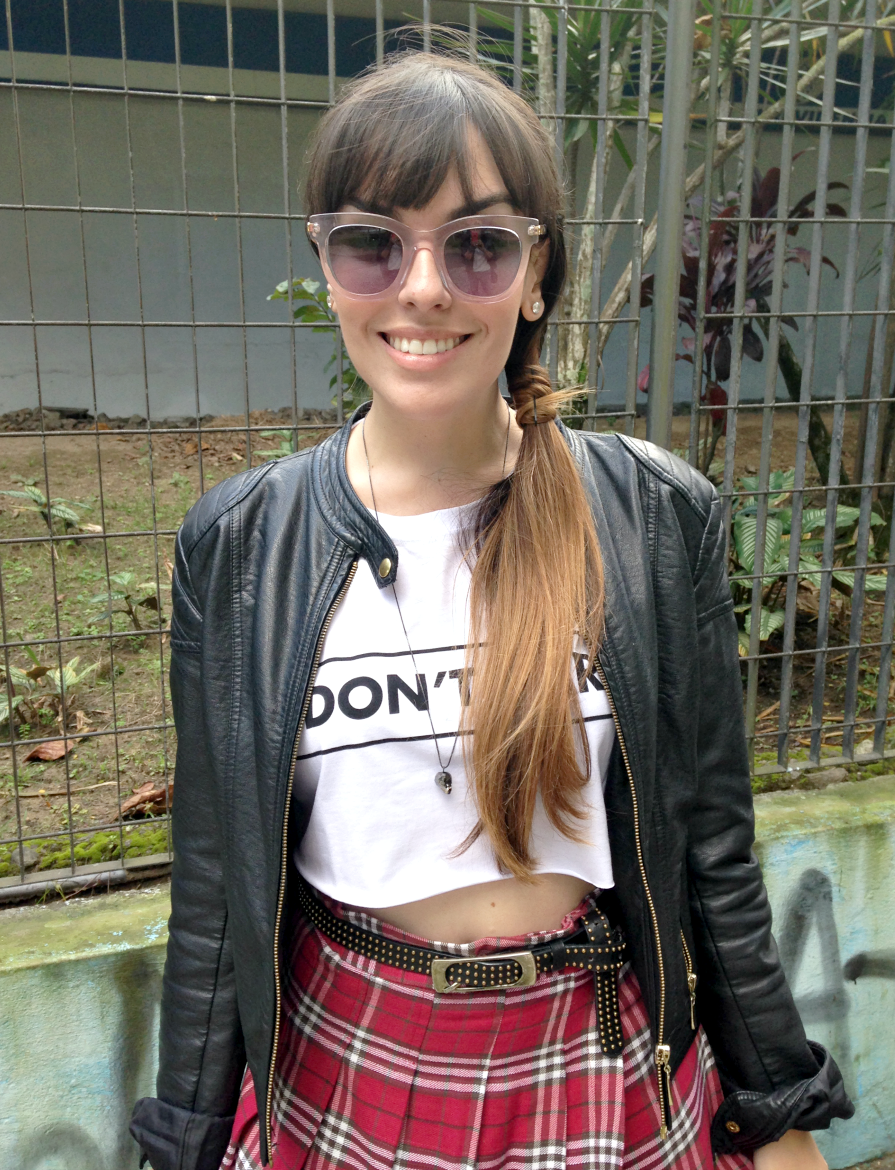 moda | moda 2015 | look do dia | look casual | look rocker | saia xadrez | blusa cropped | liverpool | jaqueta de couro | bota | botas cano curto | bota cano curto