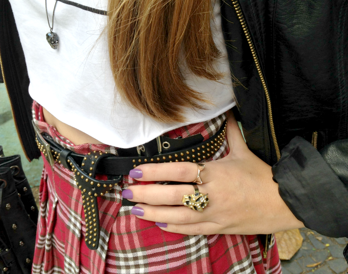 moda | moda 2015 | look do dia | look casual | look rocker | saia xadrez | blusa cropped | liverpool | jaqueta de couro | bota | botas cano curto | bota cano curto