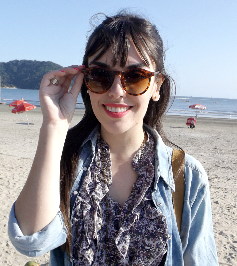moda | look do dia | look para o dia | look com camisa jeans | look com blusa floral | calça legging | bota coturno | bota cano curto | look com batom escuro | batom rosa | look com batom pink | bolsa de camurça | bolsa com franjas