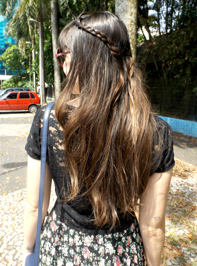 moda | look do dia | look para o dia | look com saia rodada | look do dia anos 50 | look do dia romântico | saia floral | floral com fundo escuro | top cropped | bota de cano curto