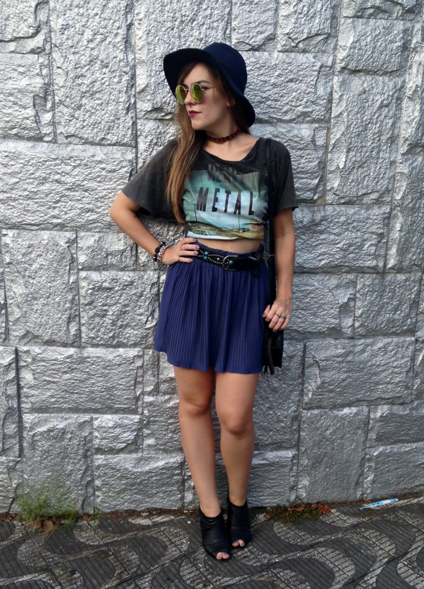 moda | moda 2016 | moda de 2016 | look do dia | chapéu | óculos redondo | saia plissada | moda feminina | batom escuro | batom roxo