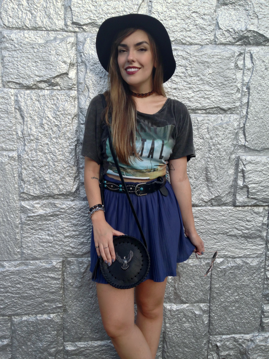 moda | moda 2016 | moda de 2016 | look do dia | chapéu | óculos redondo | saia plissada | moda feminina | batom escuro | batom roxo