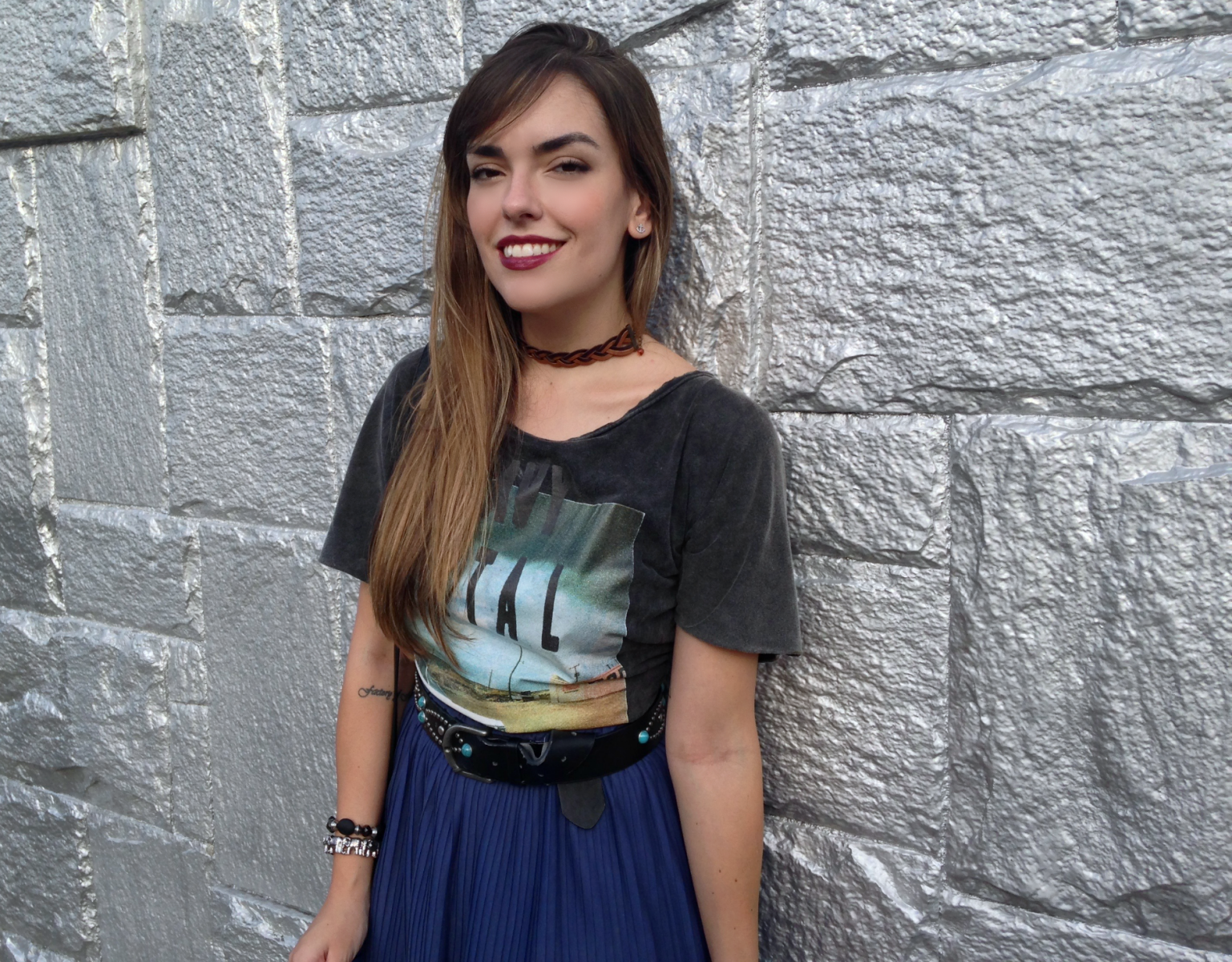 moda | moda 2016 | moda de 2016 | look do dia | chapéu | óculos redondo | saia plissada | moda feminina | batom escuro | batom roxo