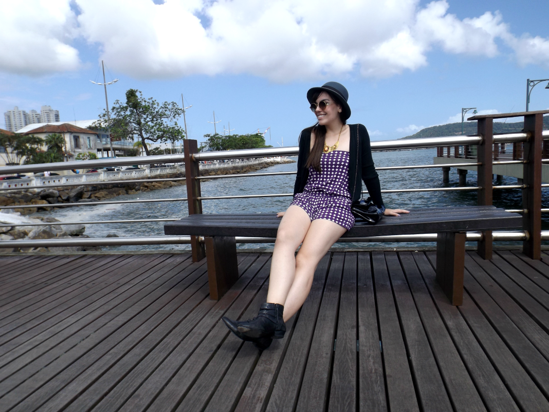 moda | look do dia | look para o dia | looks para o dia | look com chapéu | chapéu coco | macaquinho | óculos redondo | como usar macaquinho | short boots | bota cano curto | verão 2015