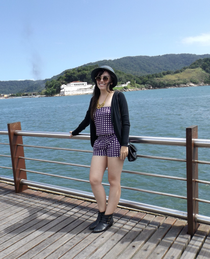 moda | look do dia | look para o dia | looks para o dia | look com chapéu | chapéu coco | macaquinho | óculos redondo | como usar macaquinho | short boots | bota cano curto | verão 2015