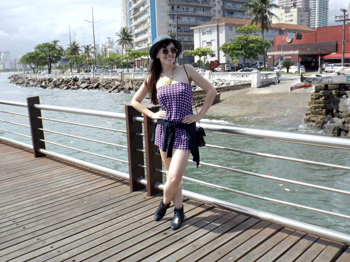 moda | look do dia | look para o dia | looks para o dia | look com chapéu | chapéu coco | macaquinho | óculos redondo | como usar macaquinho | short boots | bota cano curto | verão 2015