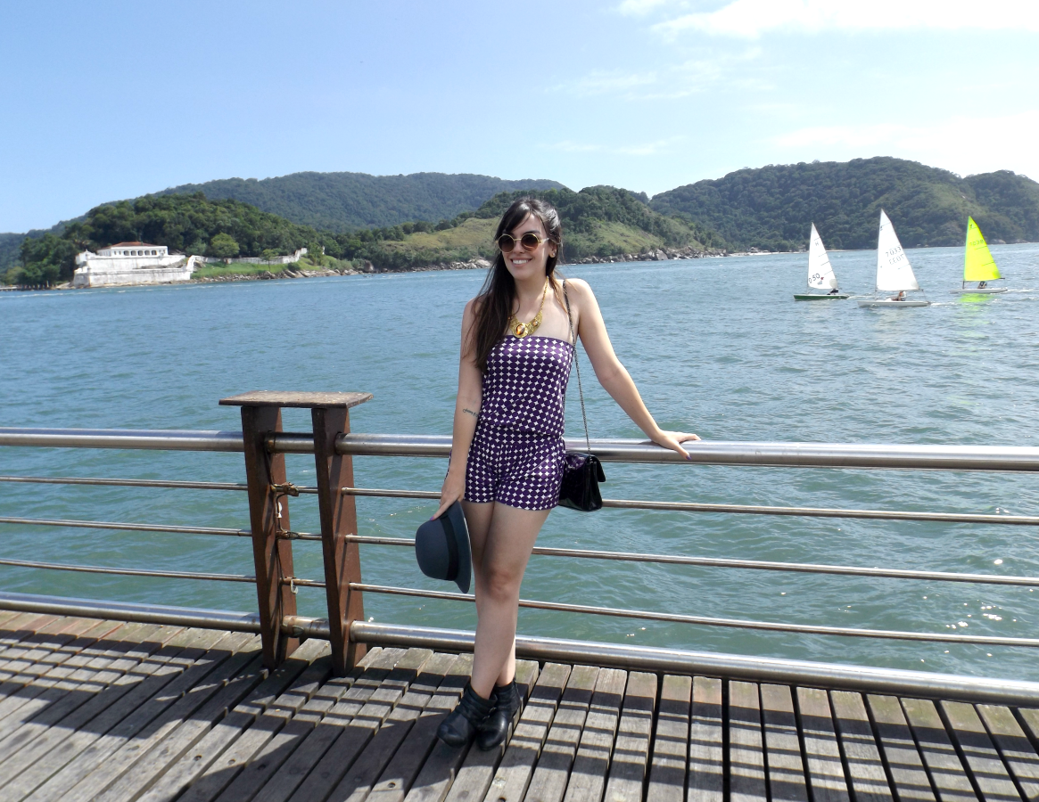 moda | look do dia | look para o dia | looks para o dia | look com chapéu | chapéu coco | macaquinho | óculos redondo | como usar macaquinho | short boots | bota cano curto | verão 2015