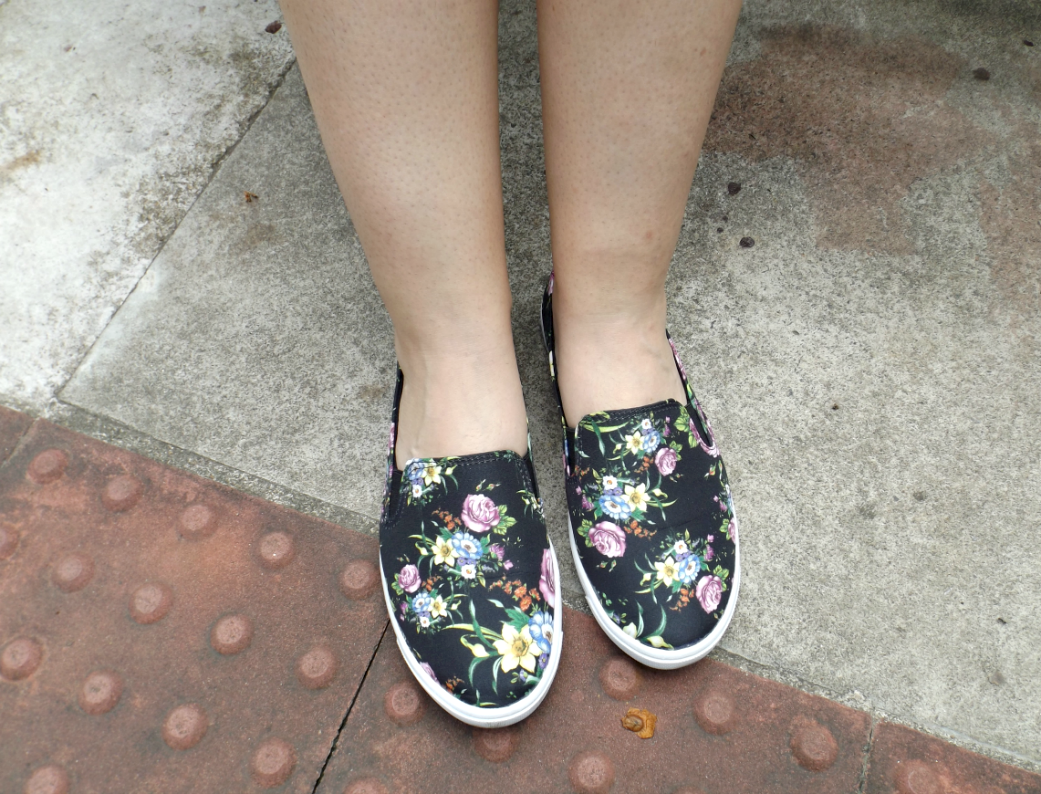 moda | look do dia | look para o dia | look com alpargatas | short de renda | chapéu côco | top cropped | look verão 2015 | look de verão | Orquidário Municipal de Santos | batom roxo