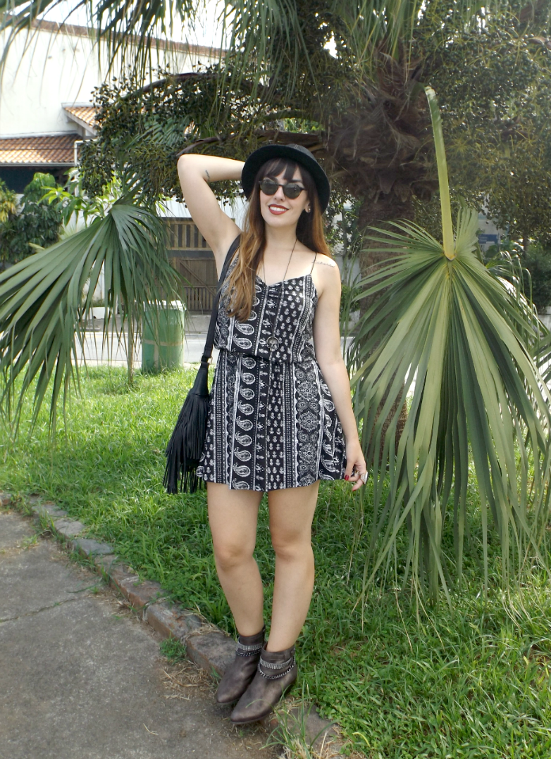 moda | look do dia | look do dia básico | vestido boho | look roupa | chapéu | botas | bota cano curto