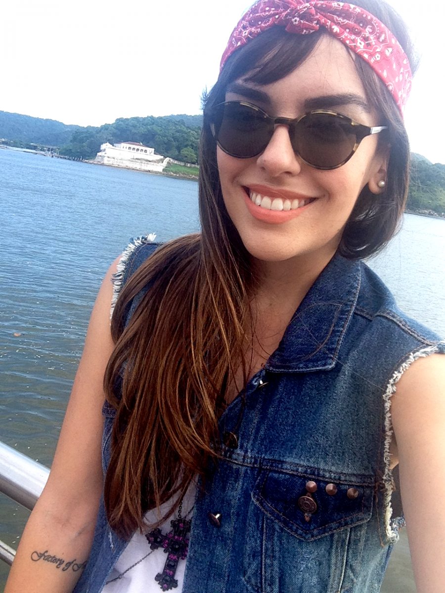 moda | look do dia | o meu look | look para o dia | looks do dia | look basico | anos 70 | headband | colete jeans | short jeans | sandália gladiadora