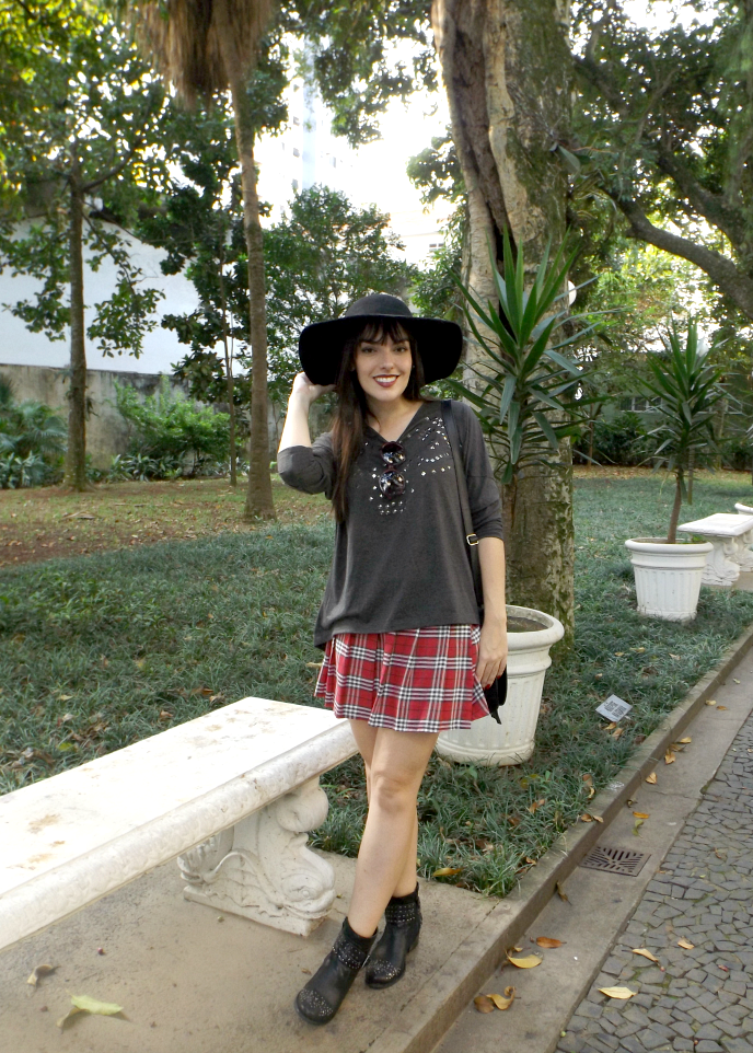 moda | look do dia | look com chapéu | looks do dia | seleção de looks do dia | dois chapéus, vários looks | looks do dia 2014 | chapéu floppy | chapéu côco