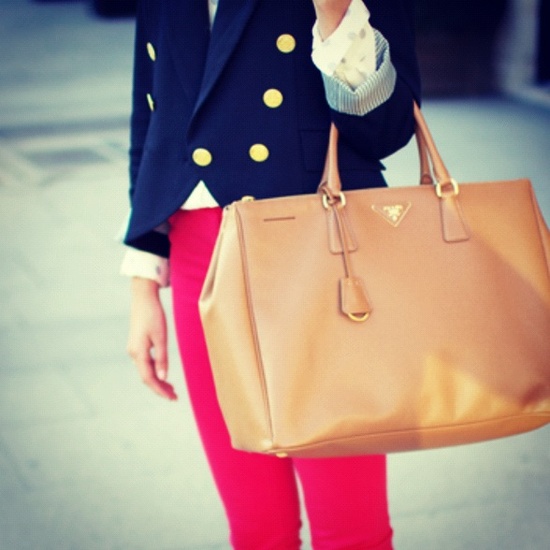 moda | acessórios | inverno 2013 | maxibolsas | como usar bolsas grandes | dicas de estilo | consultoria de moda | Marcéli Paulino dá dicas de moda em Lindizzima | como usar maxibolsa para o dia-a-dia | looks de trabalho | dicas de looks com maxibolsas |