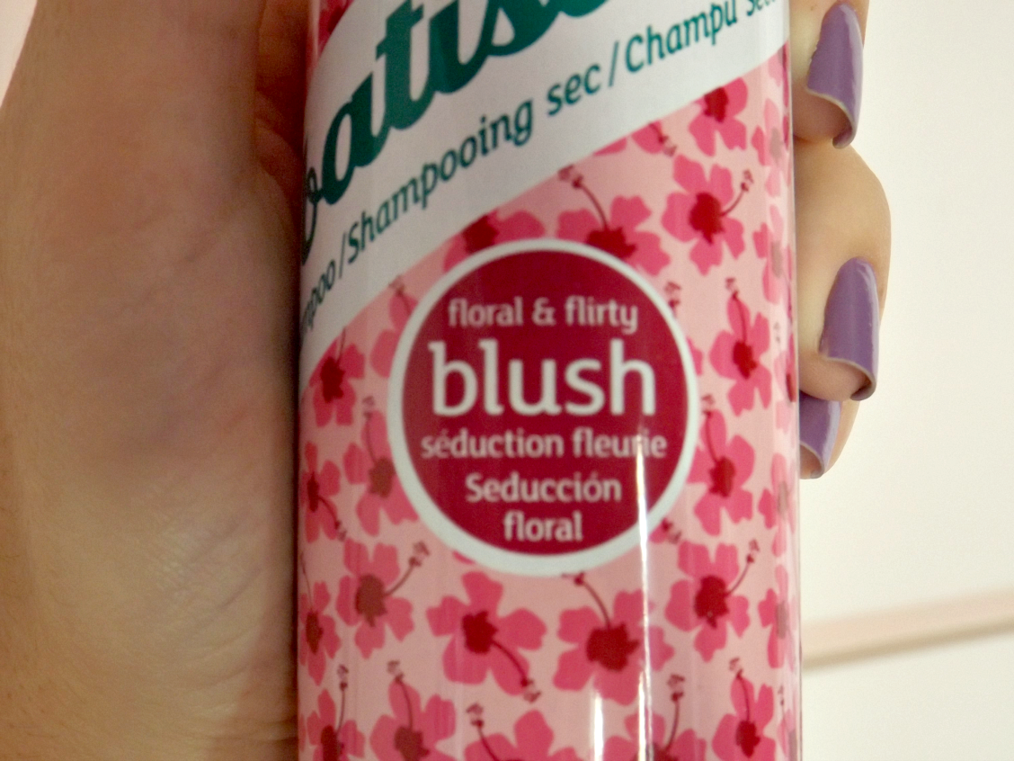 beleza | cabelos | cuidados com o cabelo | raízes oleosas | shampoo a seco | shampoo Batiste | como usar shampoo a seco | minha experiência com shampoo a seco