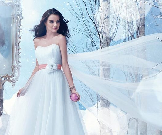 moda | roupas | looks de festa | vestidos de noivas | vestidos de noivas inspirados nas princesas da Disney