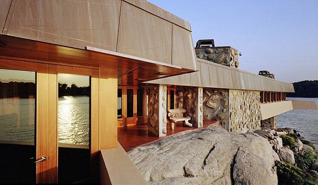 blog de moda | Entretenimento | fofocas de celebridades | famosos | notícias de famosos | aniversário de Brad Pitt | Angelina-Jolie presenteia marido com ilha em forma de coração | ilha em forma de coração