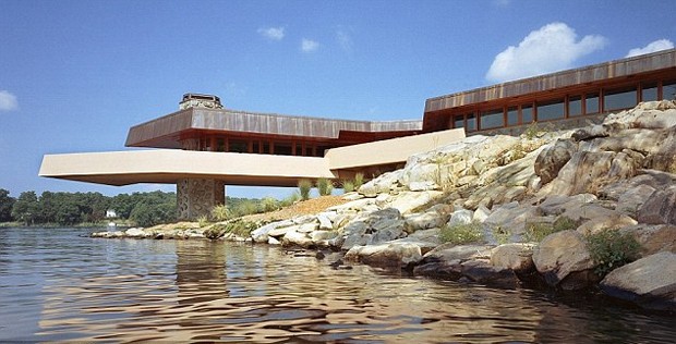 blog de moda | Entretenimento | fofocas de celebridades | famosos | notícias de famosos | aniversário de Brad Pitt | Angelina-Jolie presenteia marido com ilha em forma de coração | ilha em forma de coração