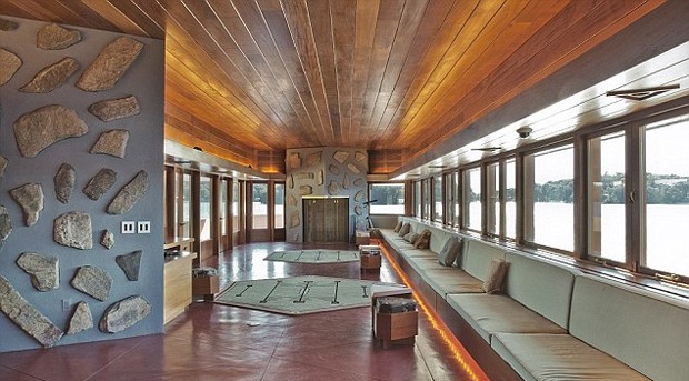 blog de moda | Entretenimento | fofocas de celebridades | famosos | notícias de famosos | aniversário de Brad Pitt | Angelina-Jolie presenteia marido com ilha em forma de coração | ilha em forma de coração