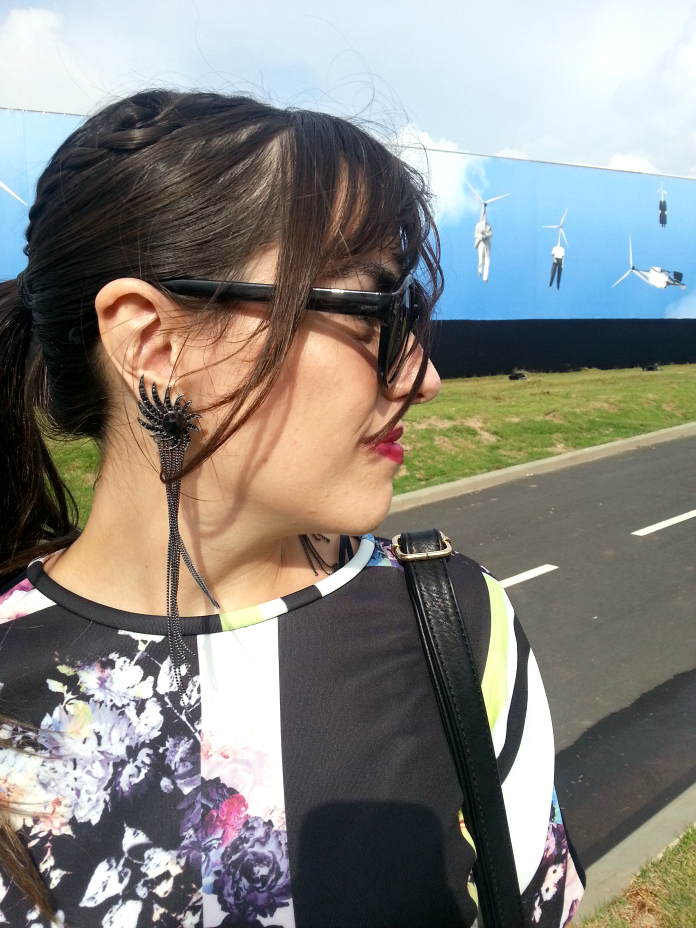 moda | look do dia | SPFW | SPFW verão 2015 | dark floral | estampa | vestido de corte reto | vestido minimalista | cabelo preso | penteados | batom berry