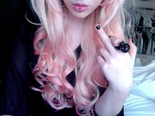 relacionamento | hipocrisia | o que é hipocrisia | relacionamento entre pessoas | convivência | sinceridade | falsidade