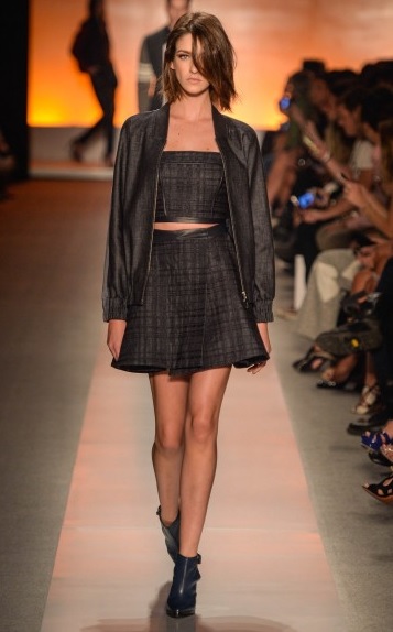 blog de moda | moda | sobre moda | desfiles | SPFW | SPFW inverno 2014 | moda 2014 | moda 2013 | weekend inspiration | inspiração do fim de semana | top cropped | barriga de fora | saia evasê | short e camiseta