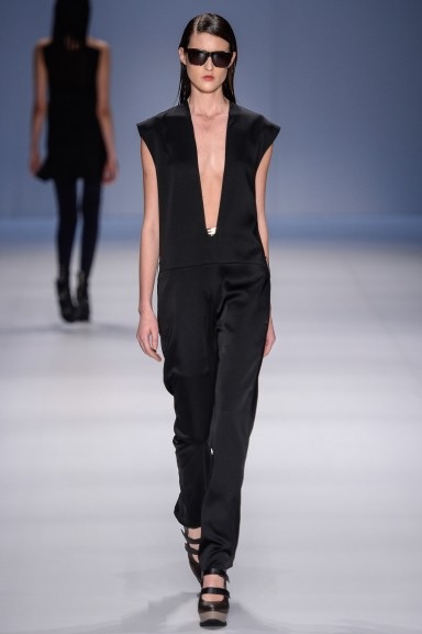 blog de moda | moda | sobre moda | desfiles | SPFW | SPFW inverno 2014 | moda 2014 | moda 2013 | weekend inspiration | inspiração do fim de semana | top cropped | barriga de fora | saia evasê | short e camiseta